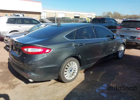 2015 Ford Fusion Energi Se Luxury z USA, uszkodzony, nr VIN 3FA6P0PU1FR166590